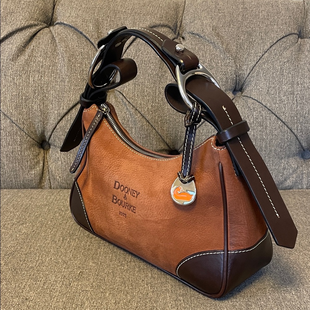 Dooney & Bourke Vintage 1975 Tan and Brown Leather Shoulder Bag - Picture 3 of 7